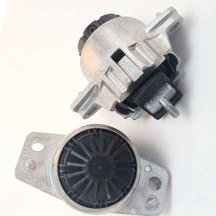 Engine Mounting LR117099